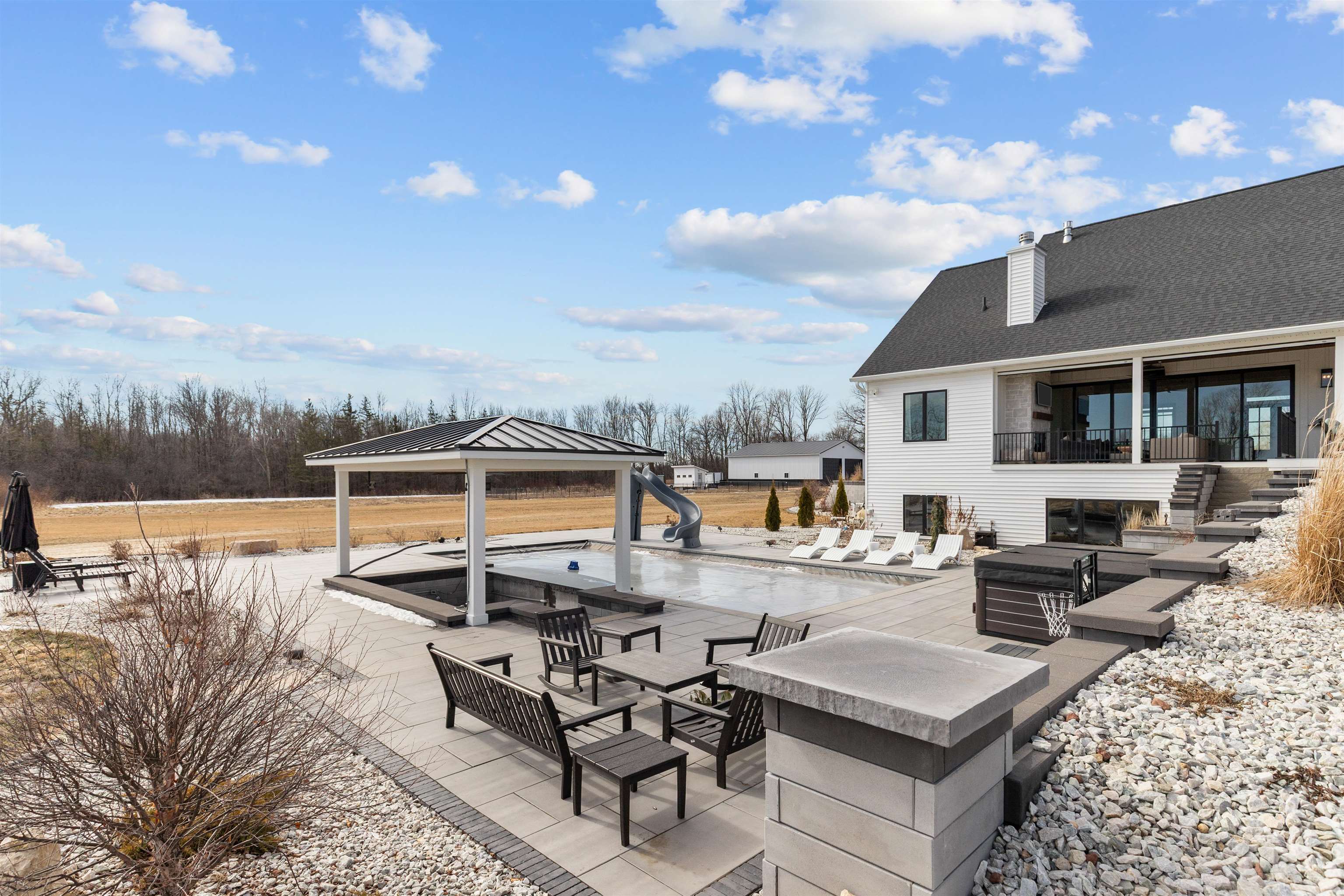 Property photo 86