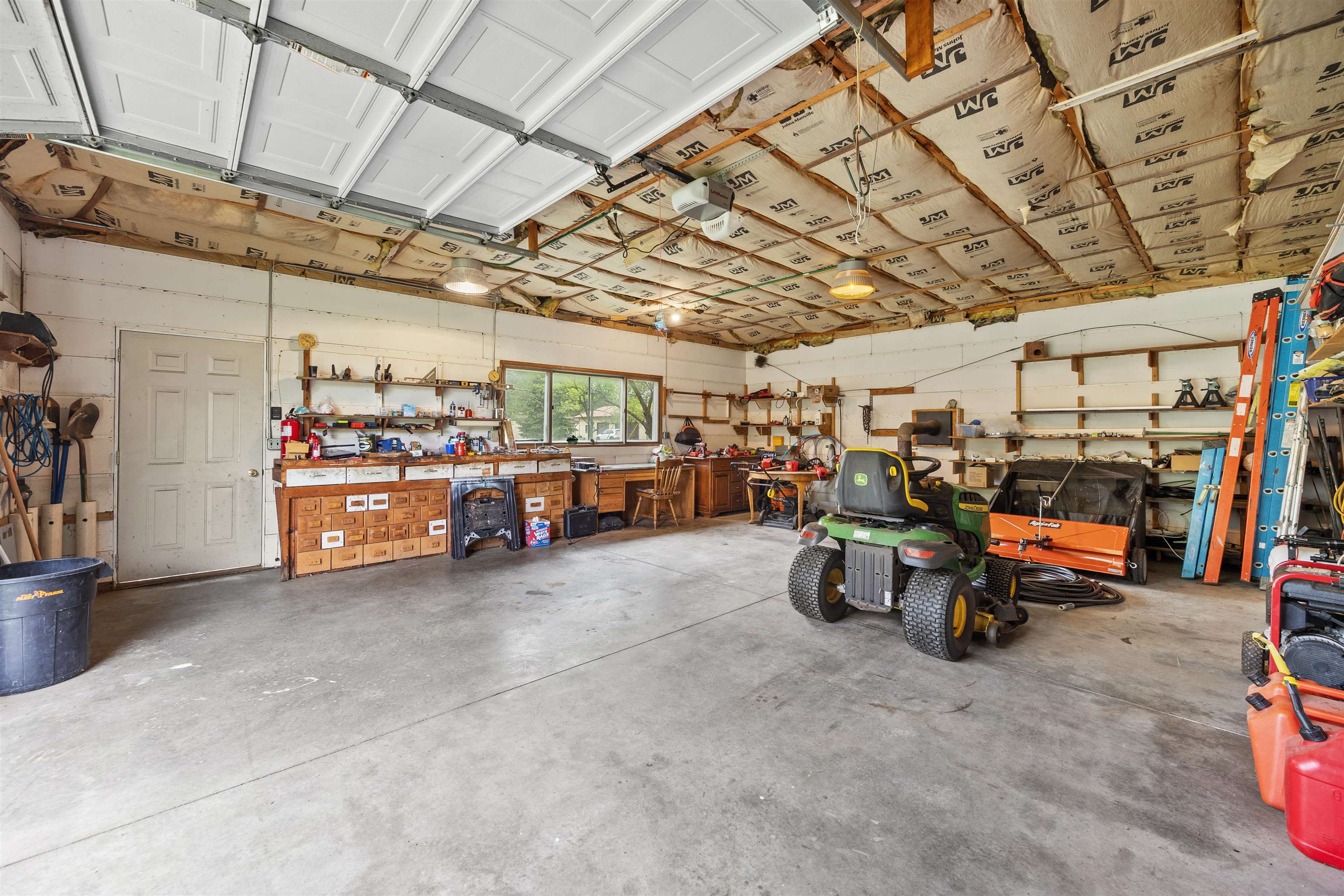Property photo 44