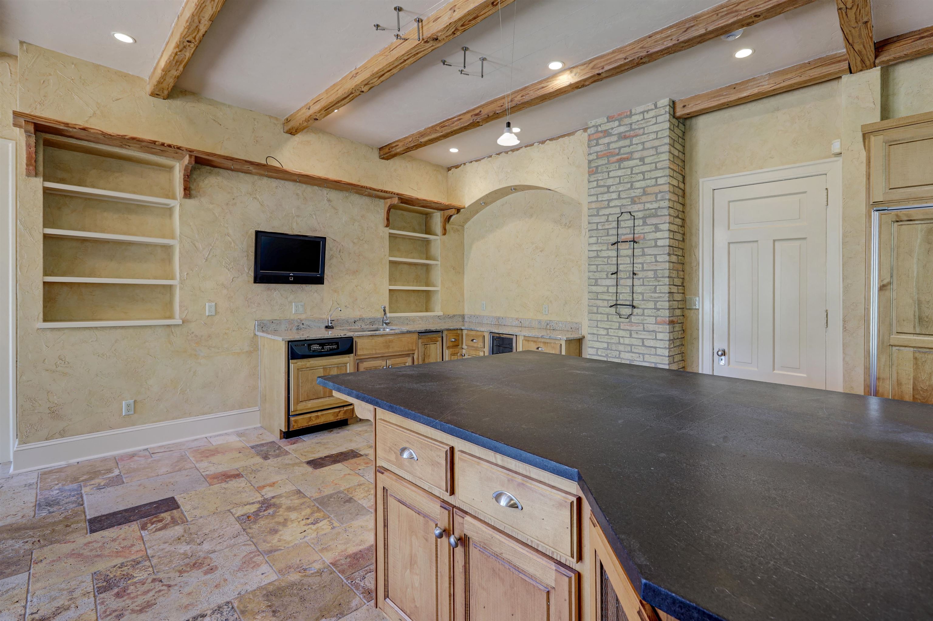 Property photo 42