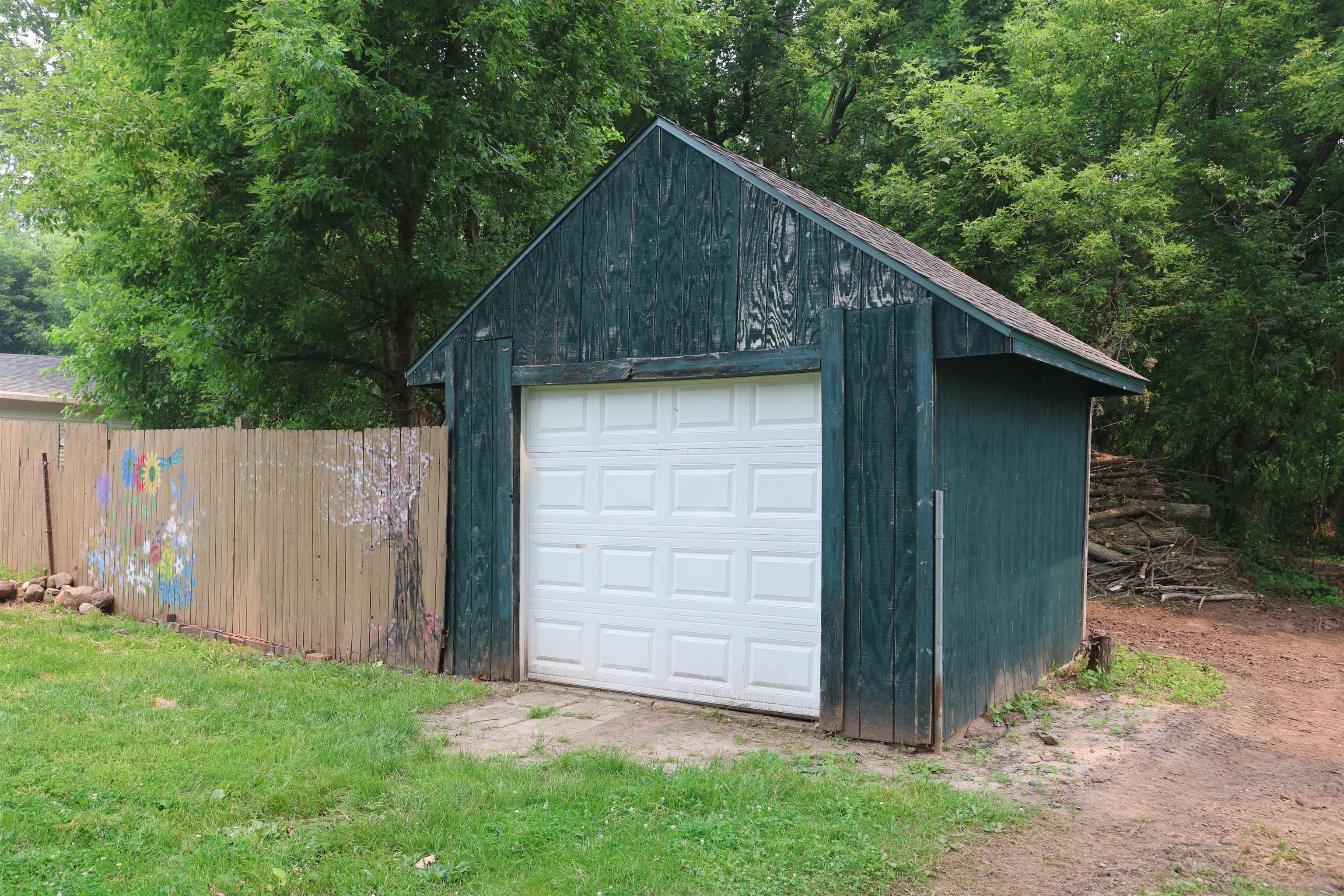 Property photo 35