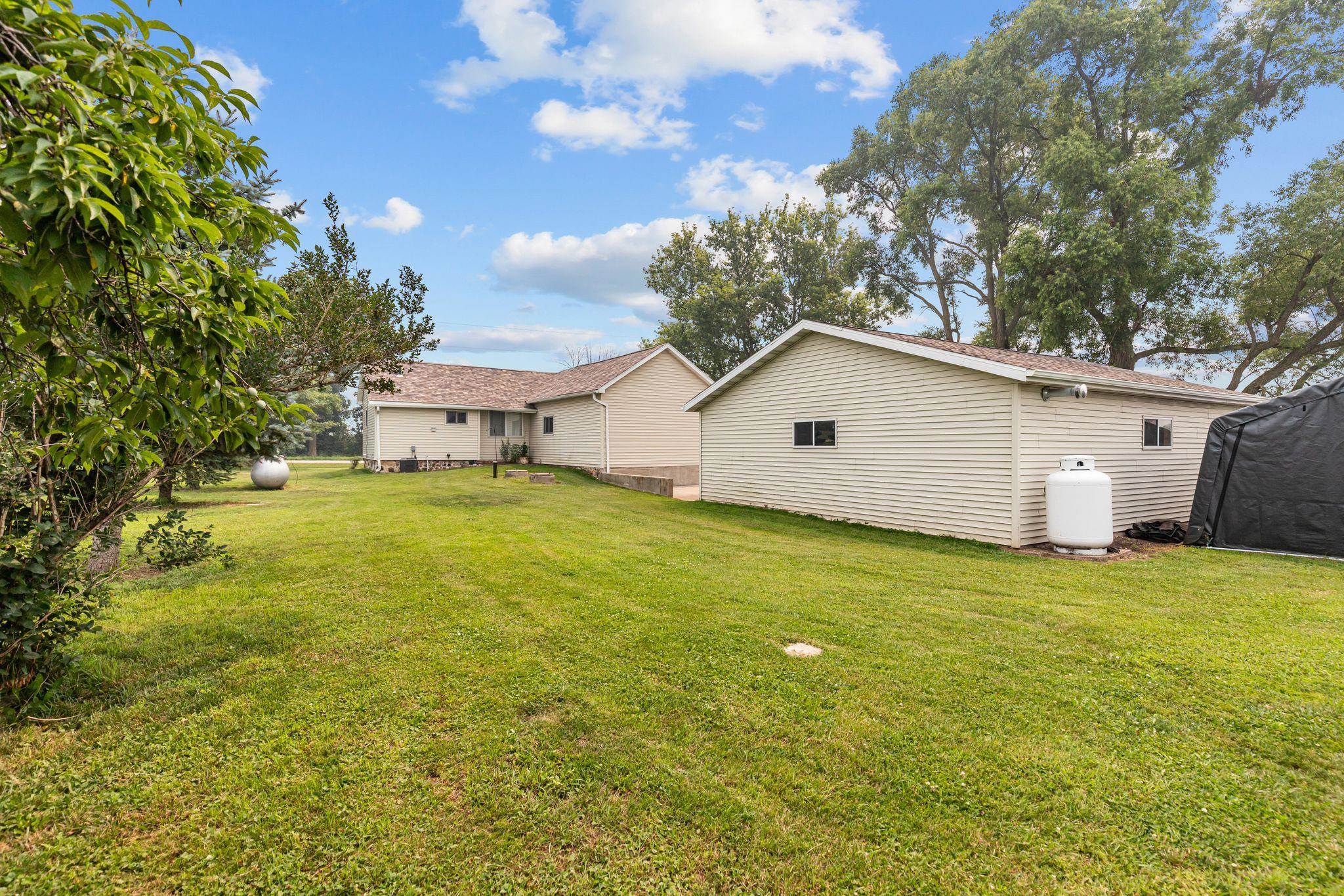 Property photo 33