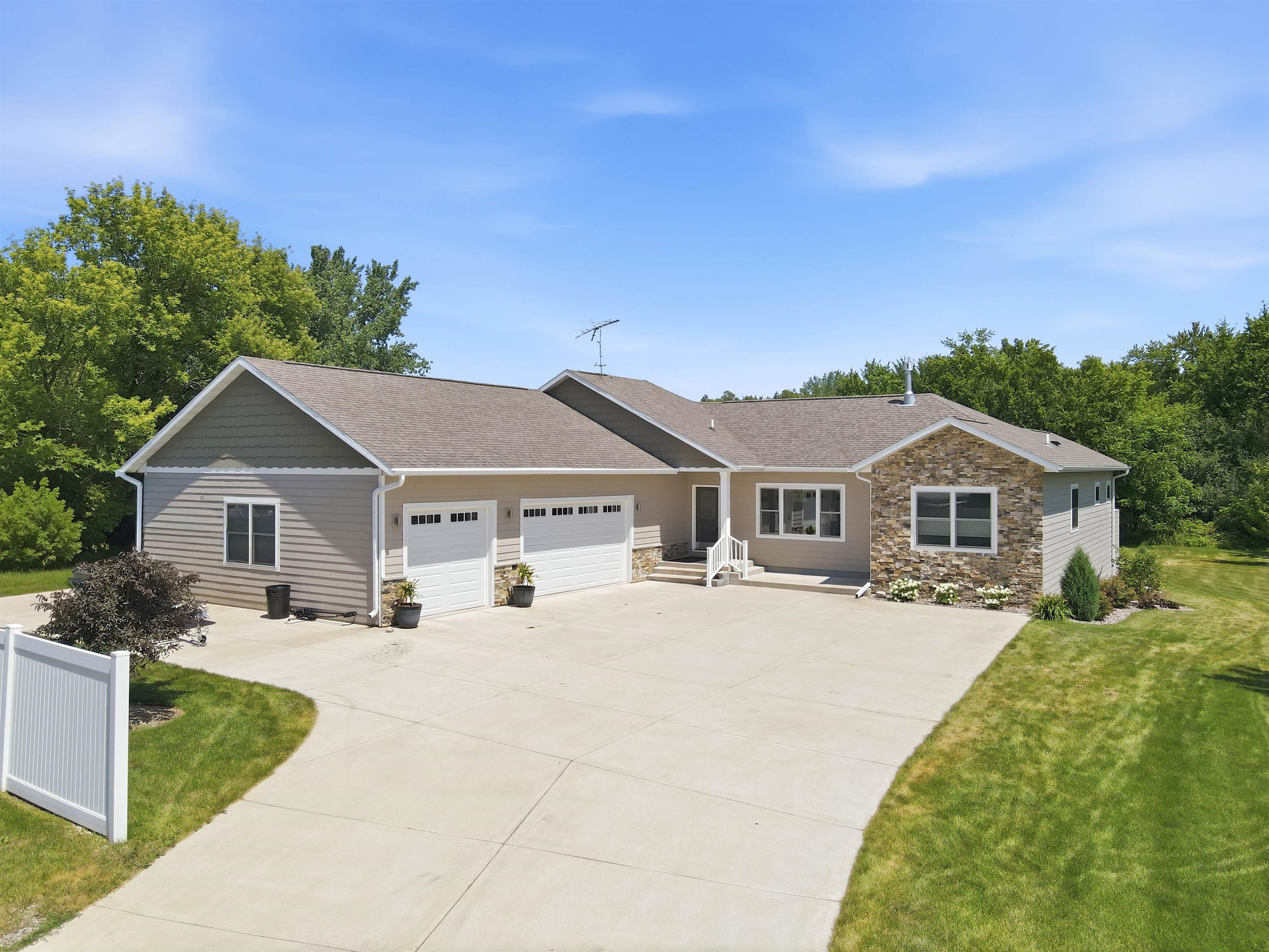 Property photo 63