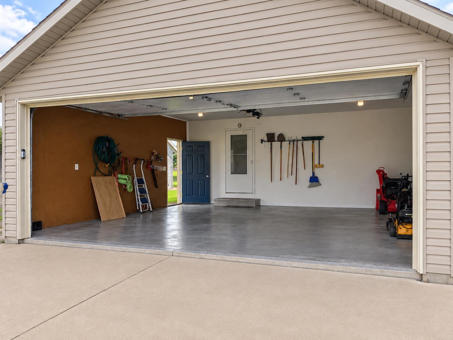 Property photo 31