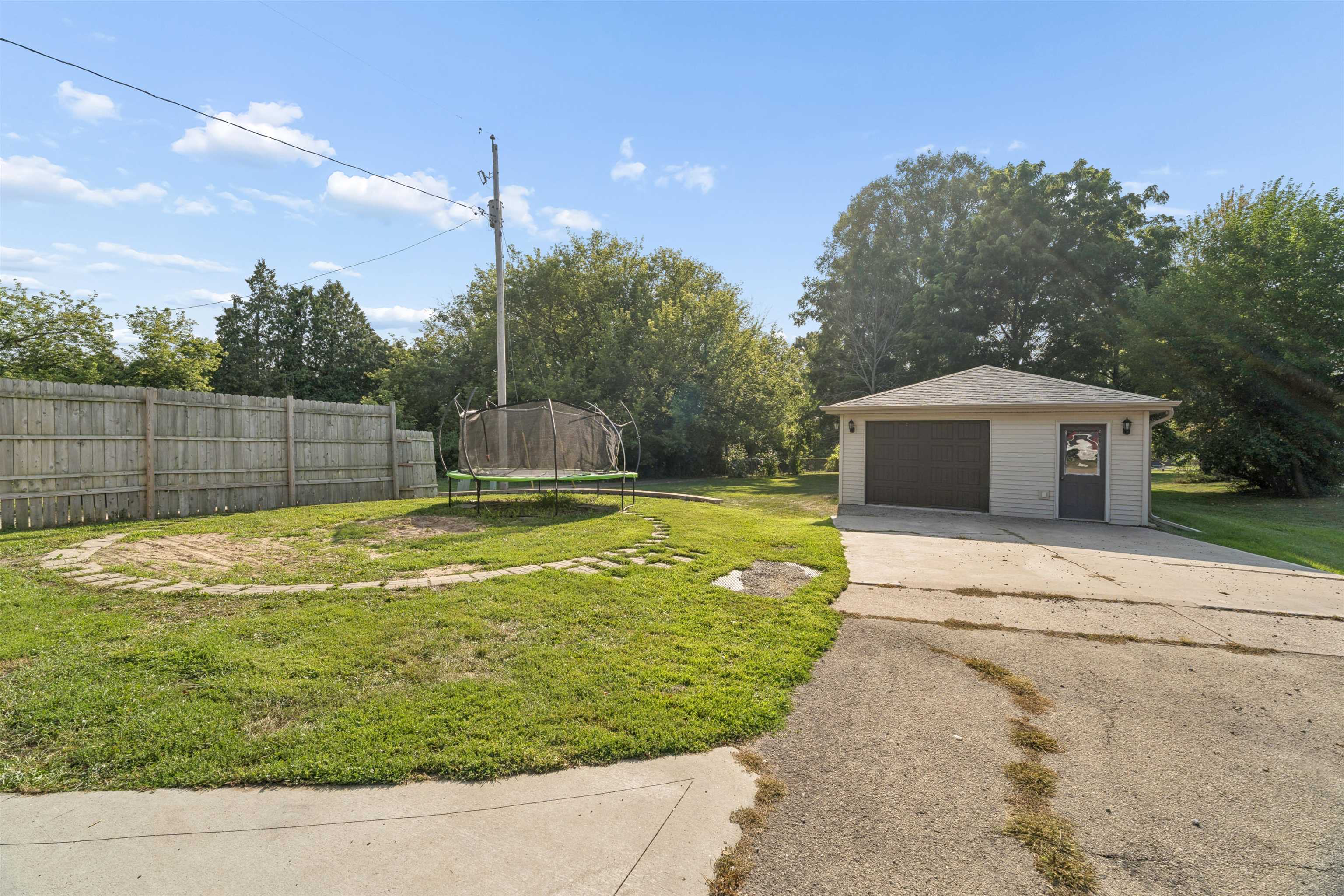 Property photo 33