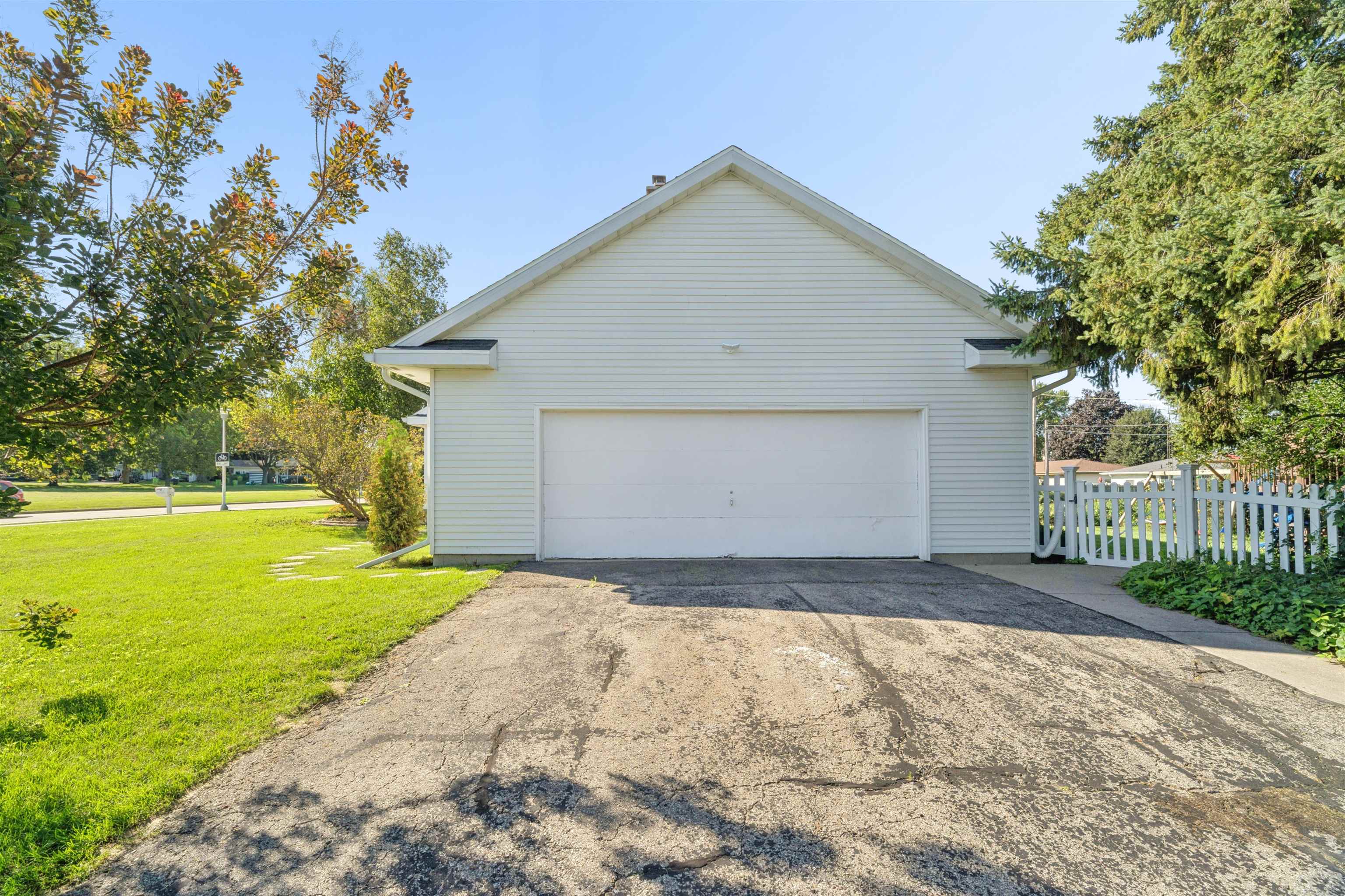Property photo 44