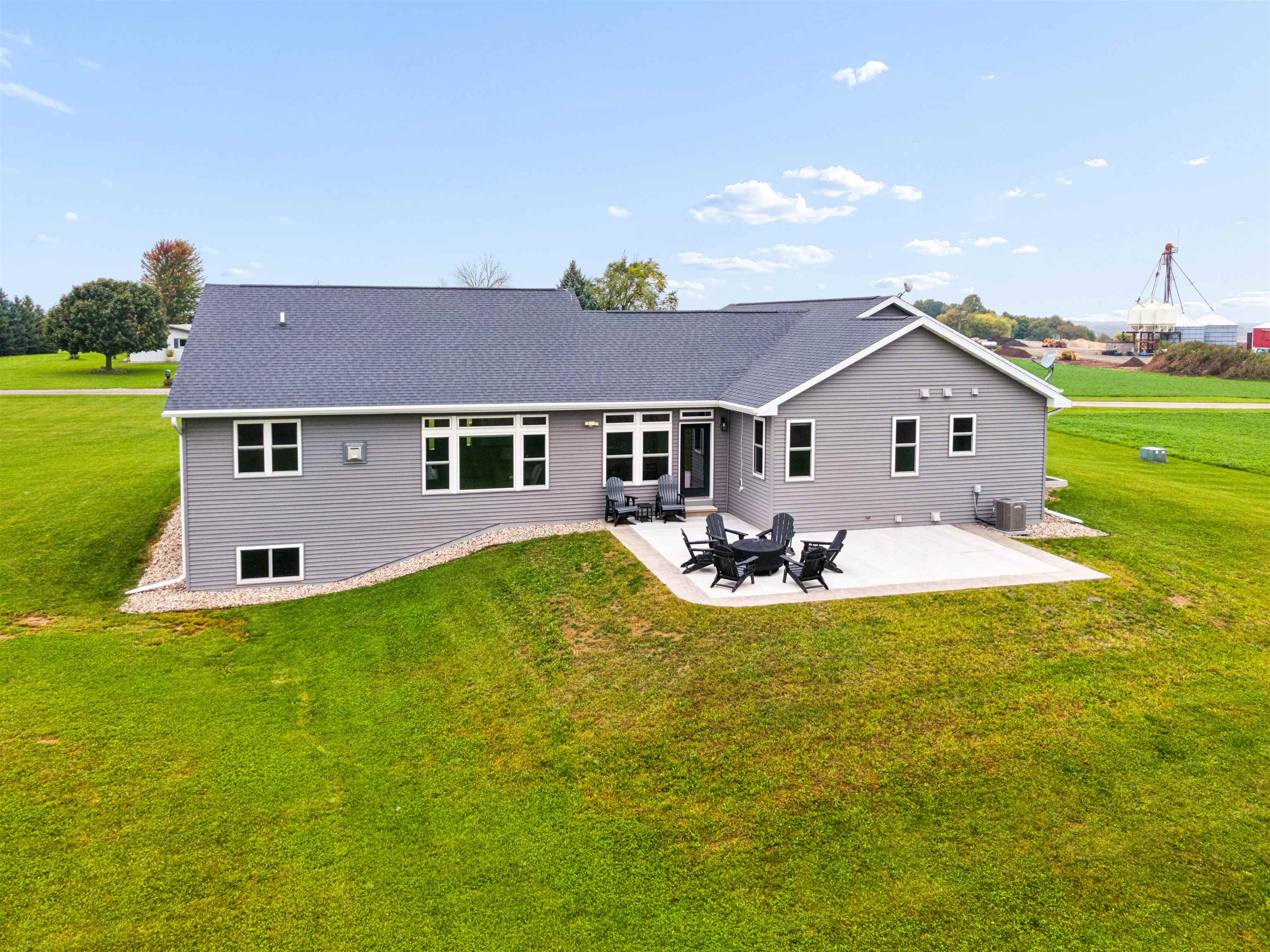 Property photo 32