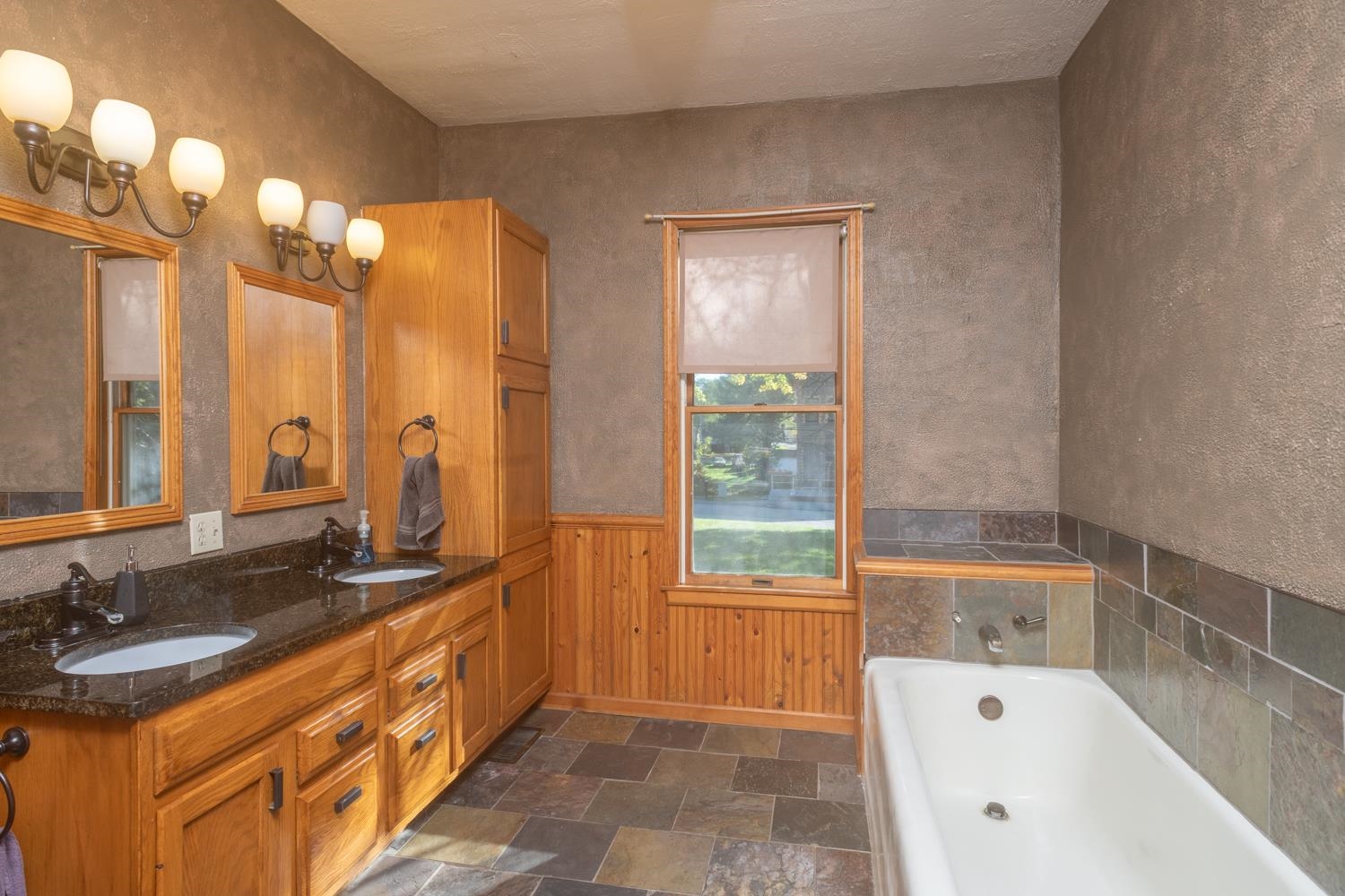Property photo 25