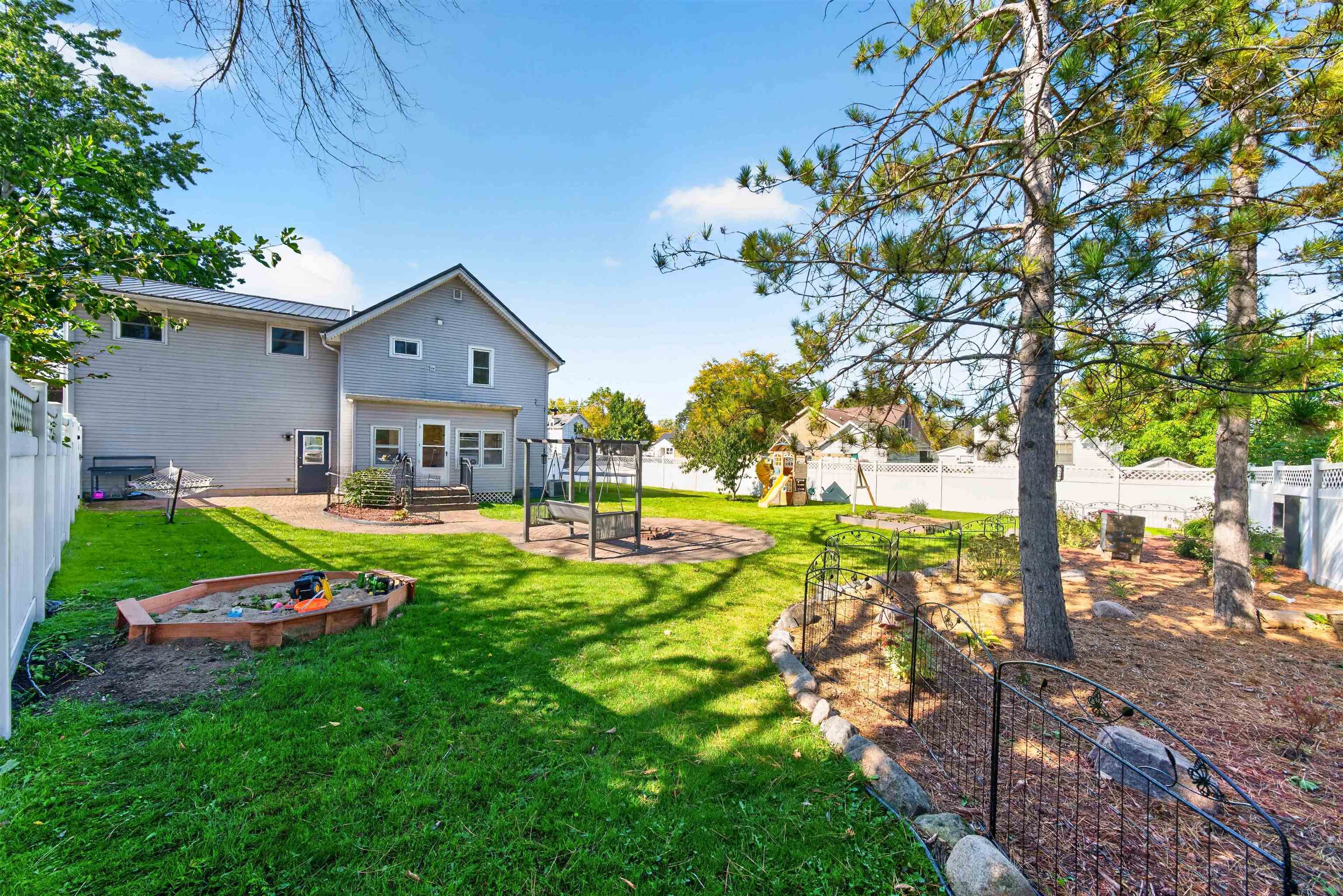 Property photo 33