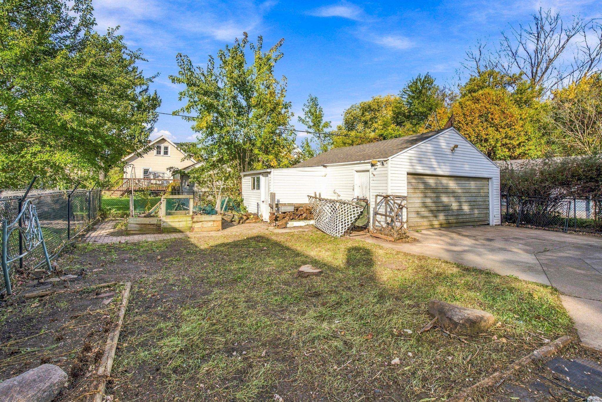 Property photo 34
