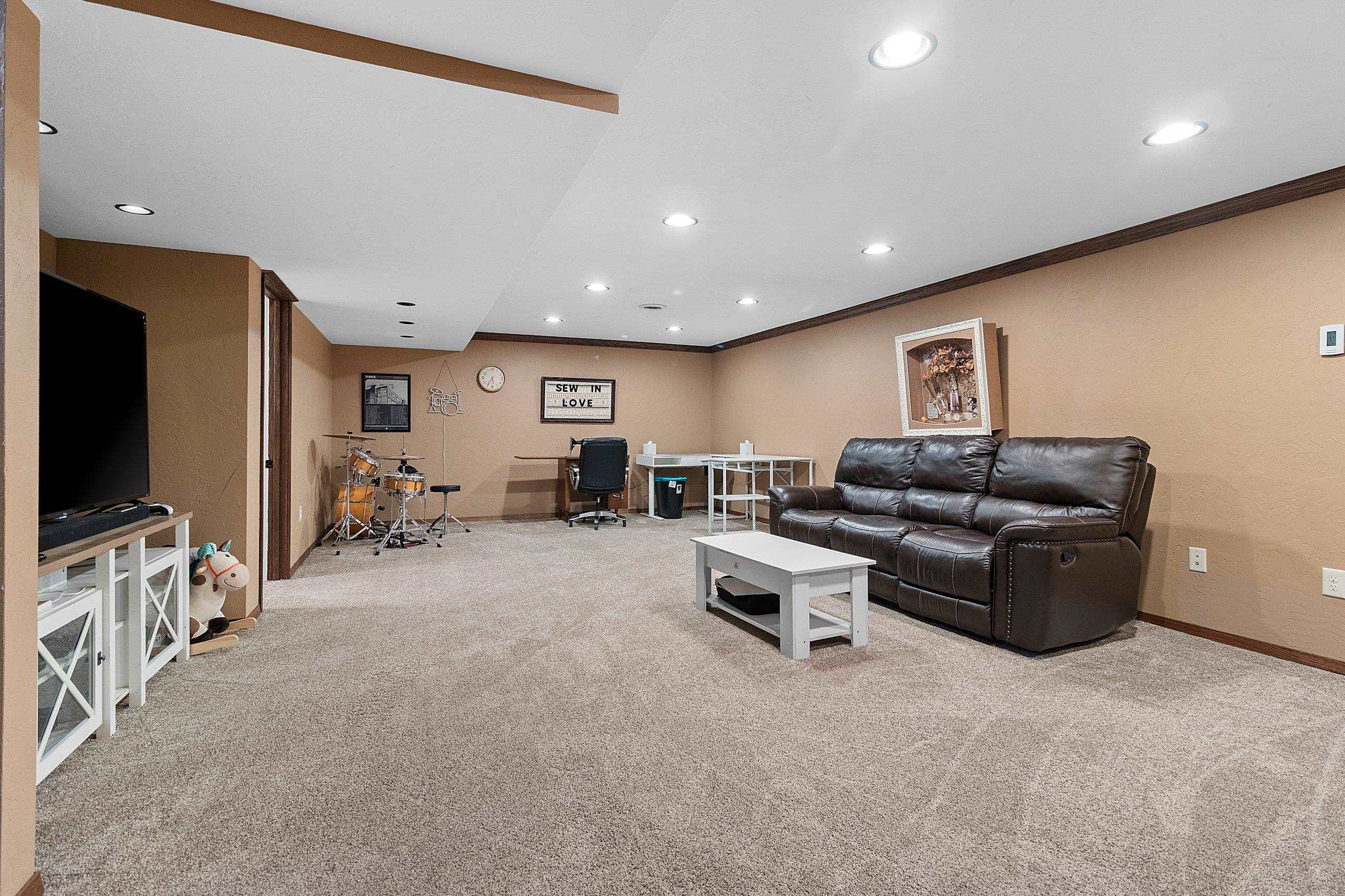 Property photo 28