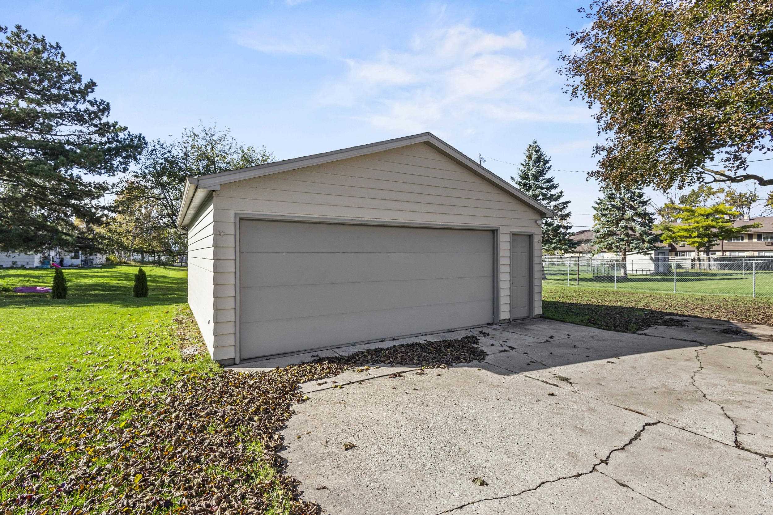 Property photo 33