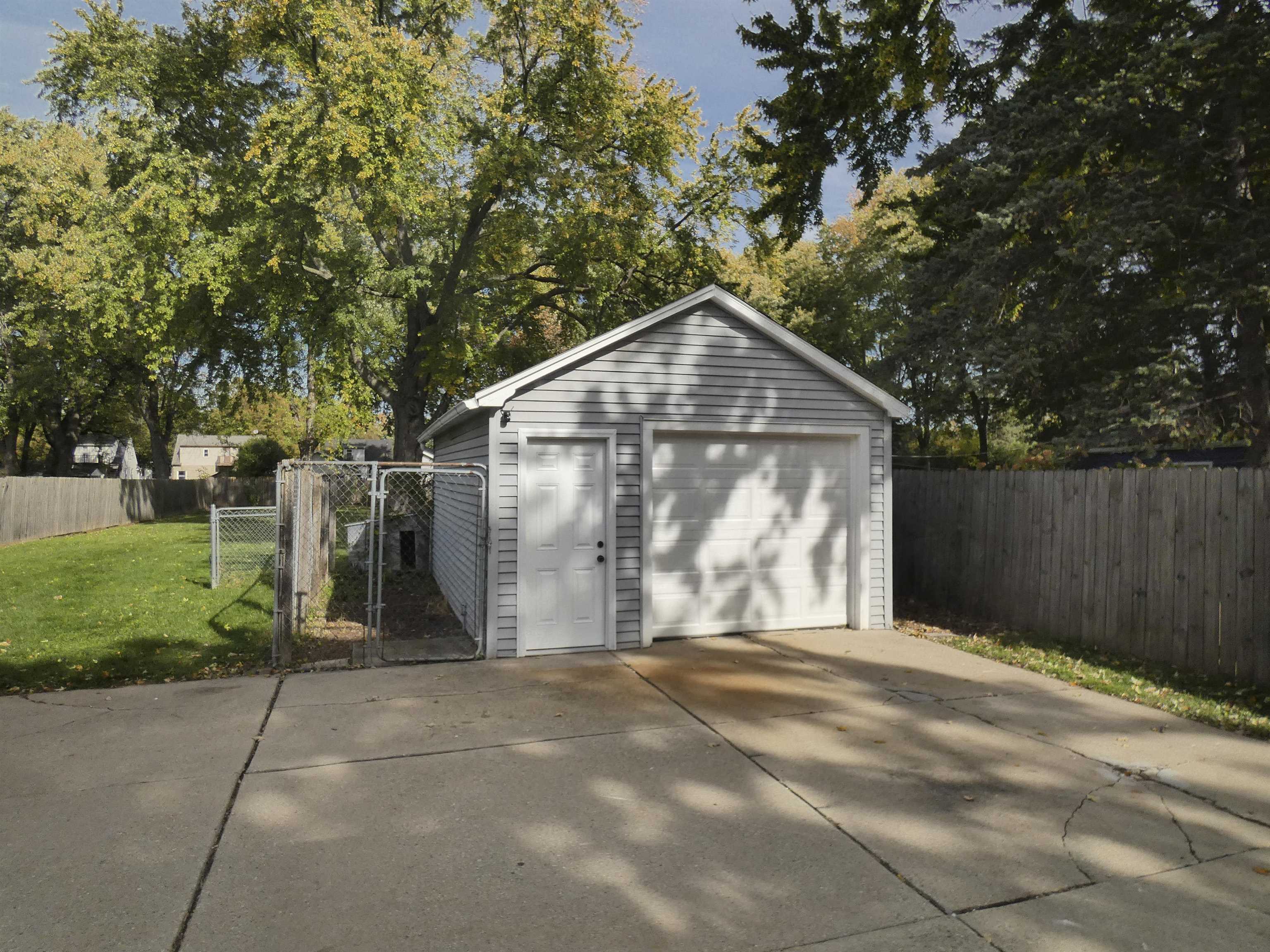 Property photo 35