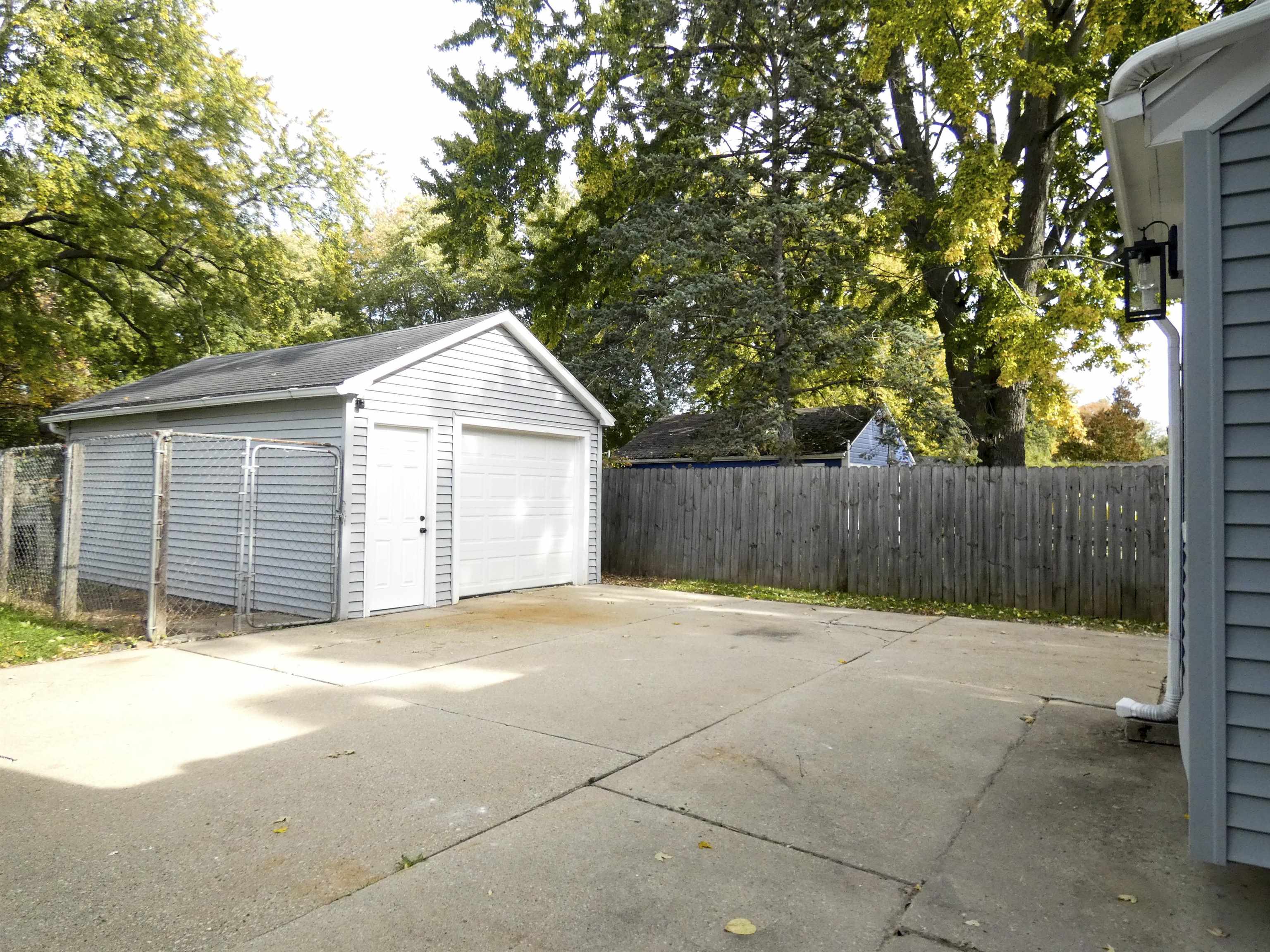 Property photo 36